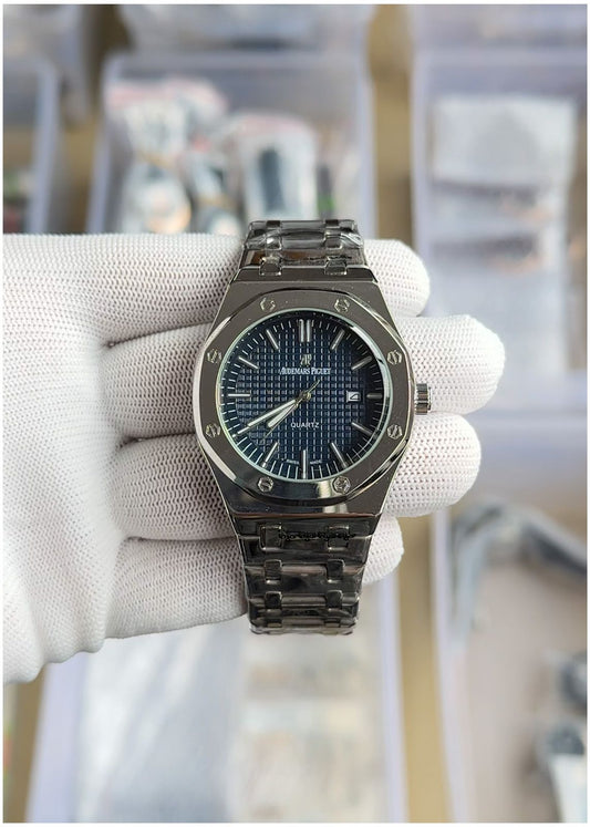Aude.mars Piguet Royal Oak Quartz