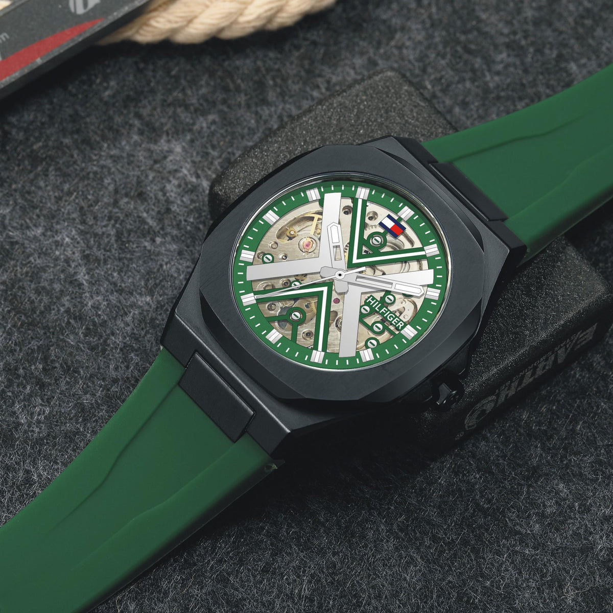 Tom.my Hilfiger Skeleton "Automatic"