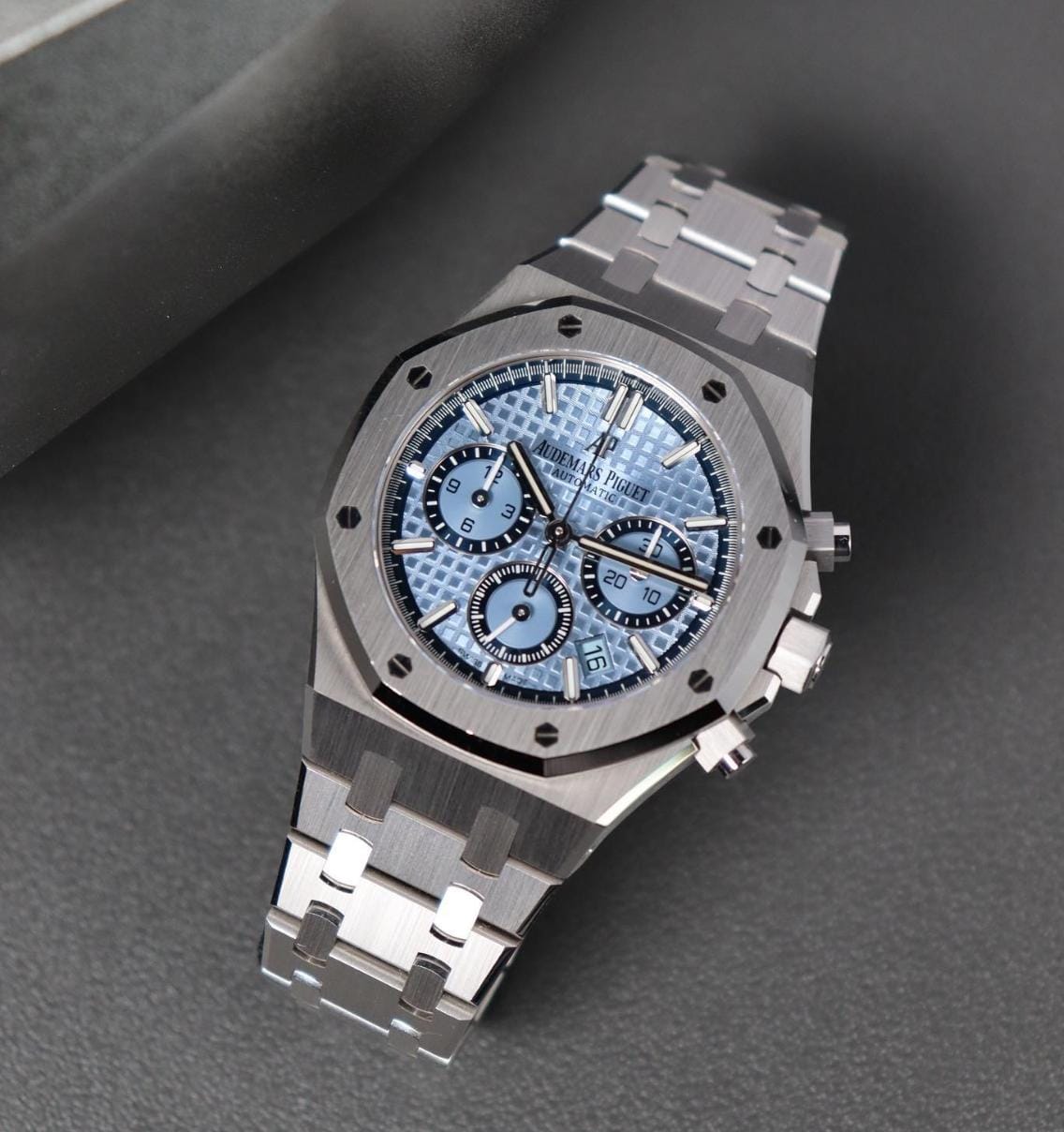 Aude.mars Pigeut Royal Oak Chronograph