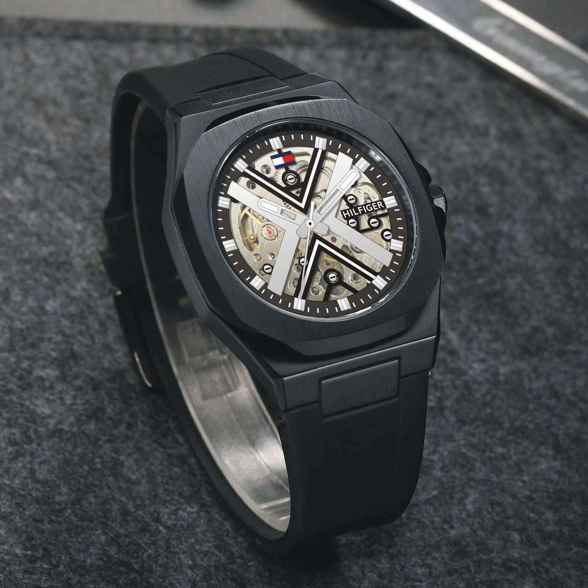 Tom.my Hilfiger Skeleton "Automatic"