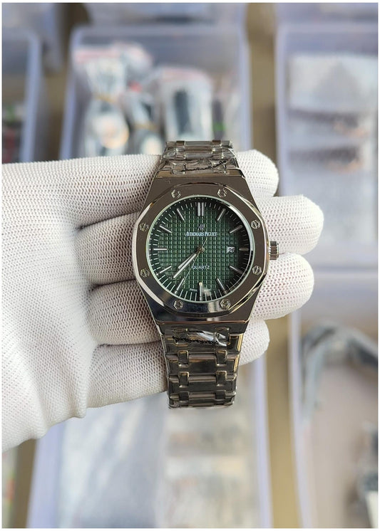 Aude.mars Piguet Royal Oak Quartz