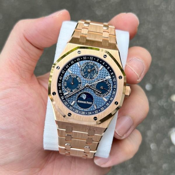 Aude.mars Piguet Royal Oak Calendar Automatic