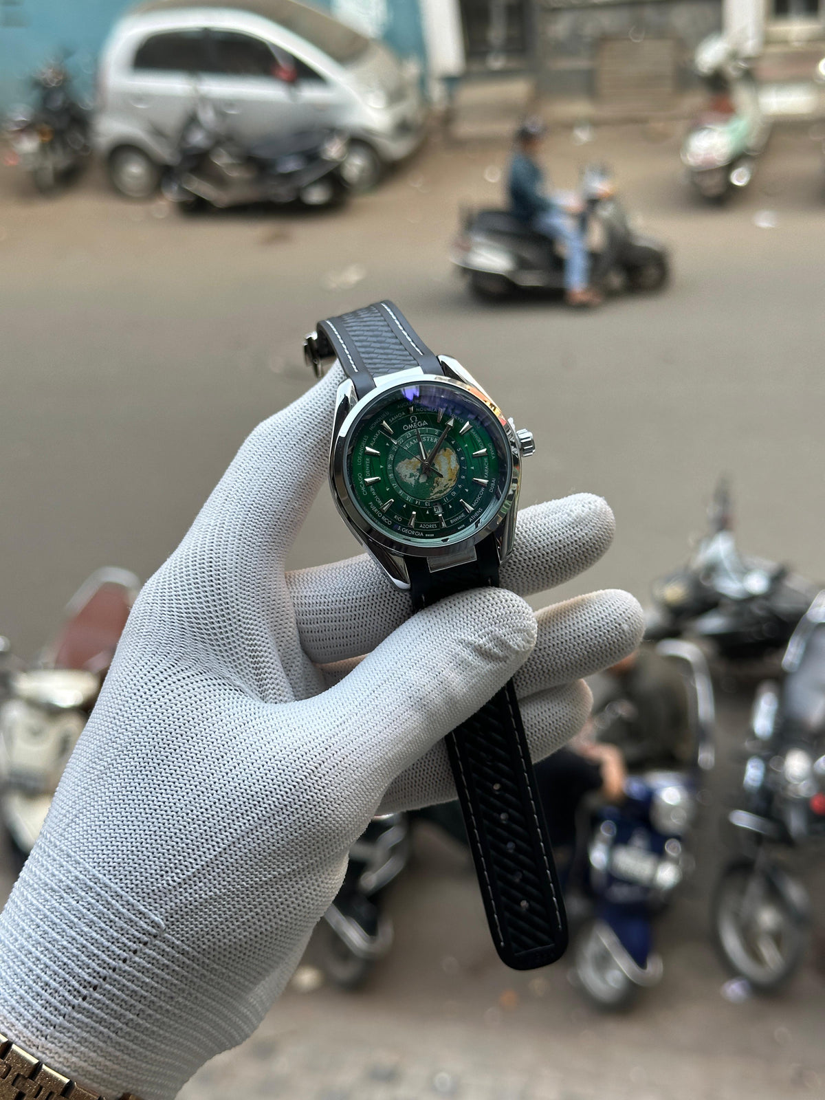 Om.ega Seamaster