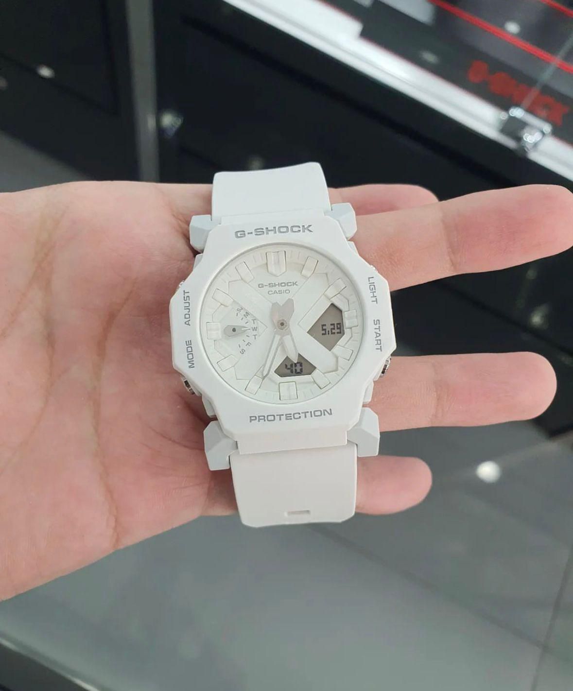 NEWG SHOCK CASIO GM2300