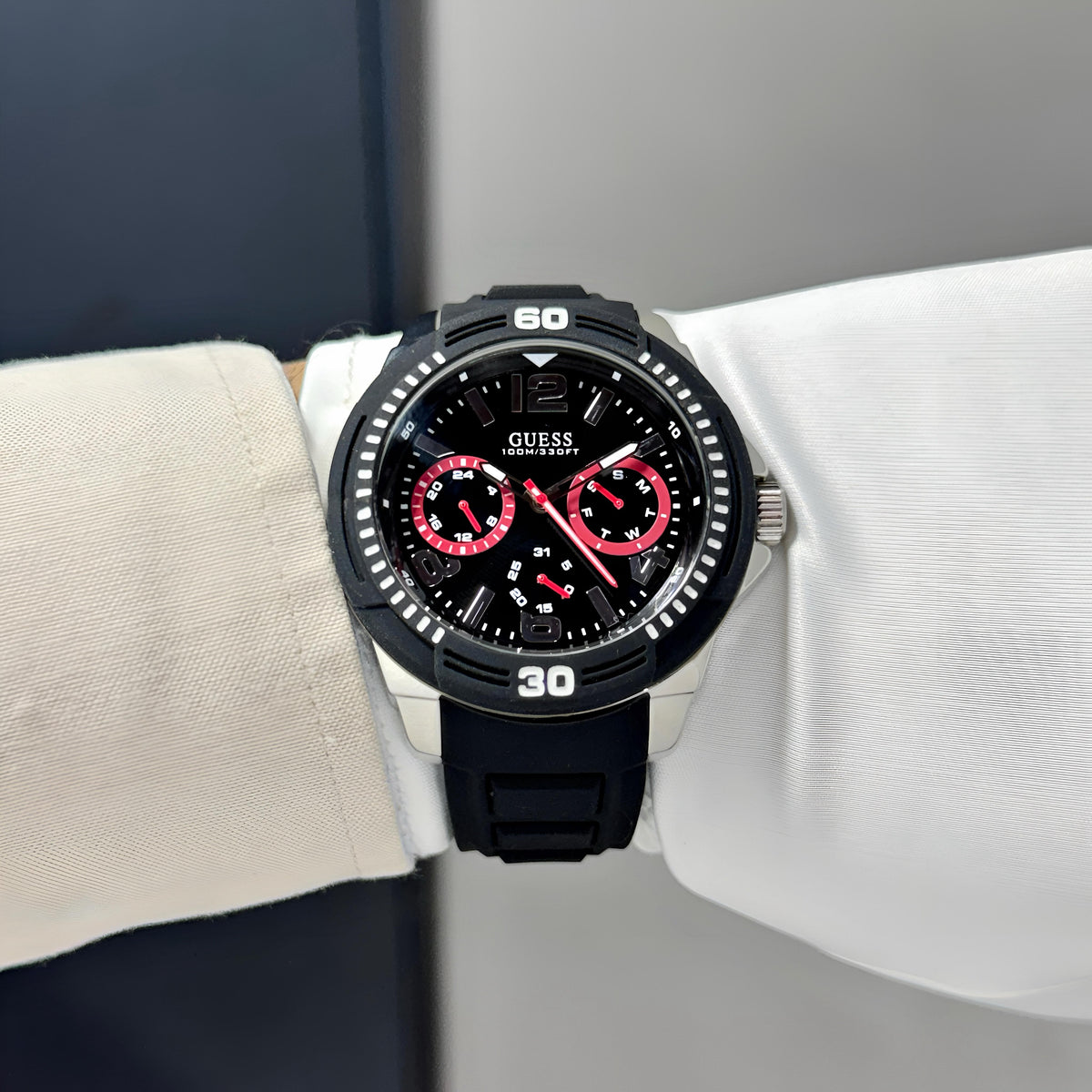 NewGuess Ultra-Premium Analog