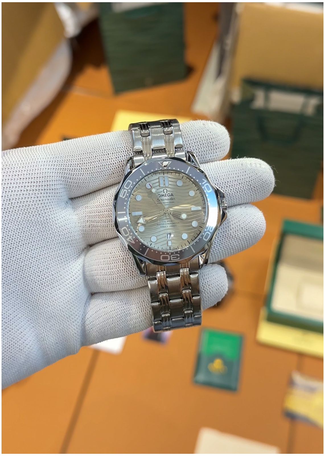 Om.ega Seamaster Diver 300m