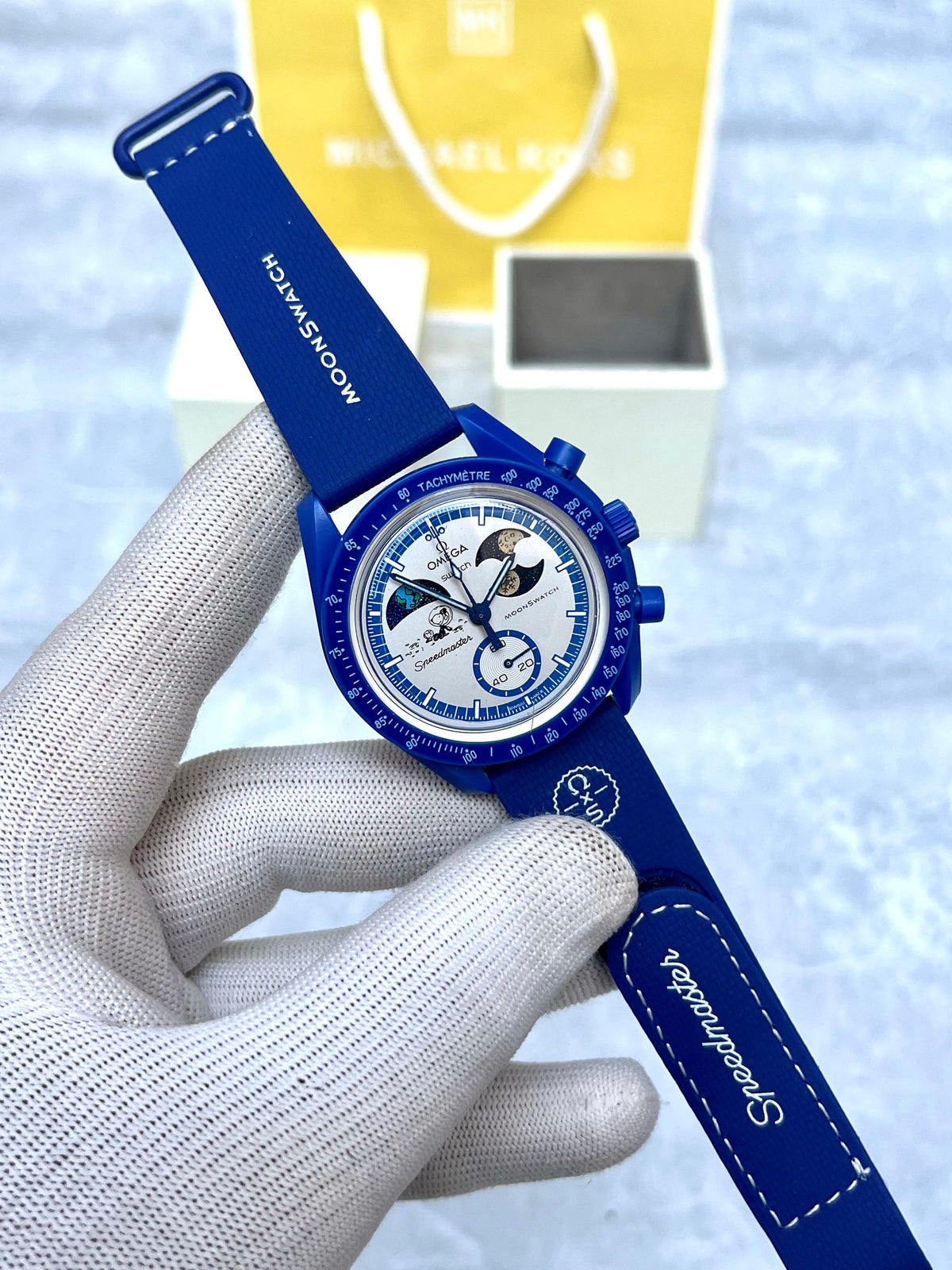 Om.ega Swatch Moon