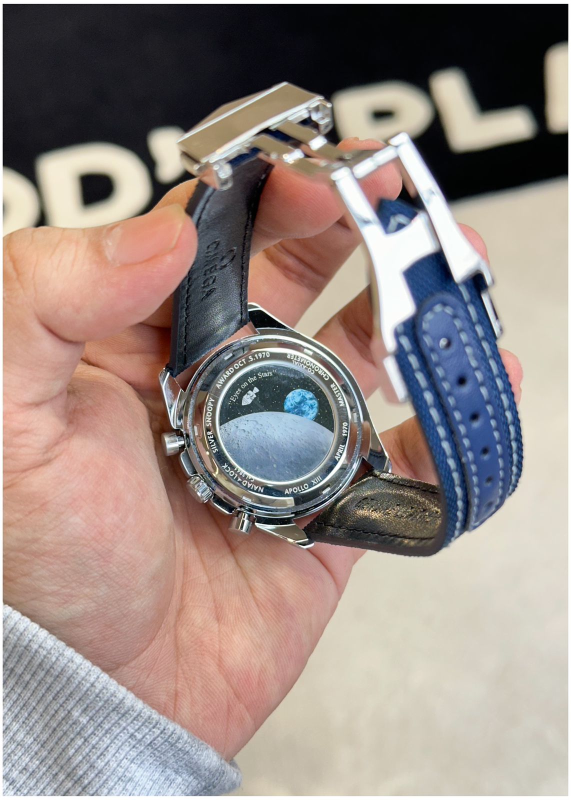 Om.ega Speedmaster Silver Snoopy